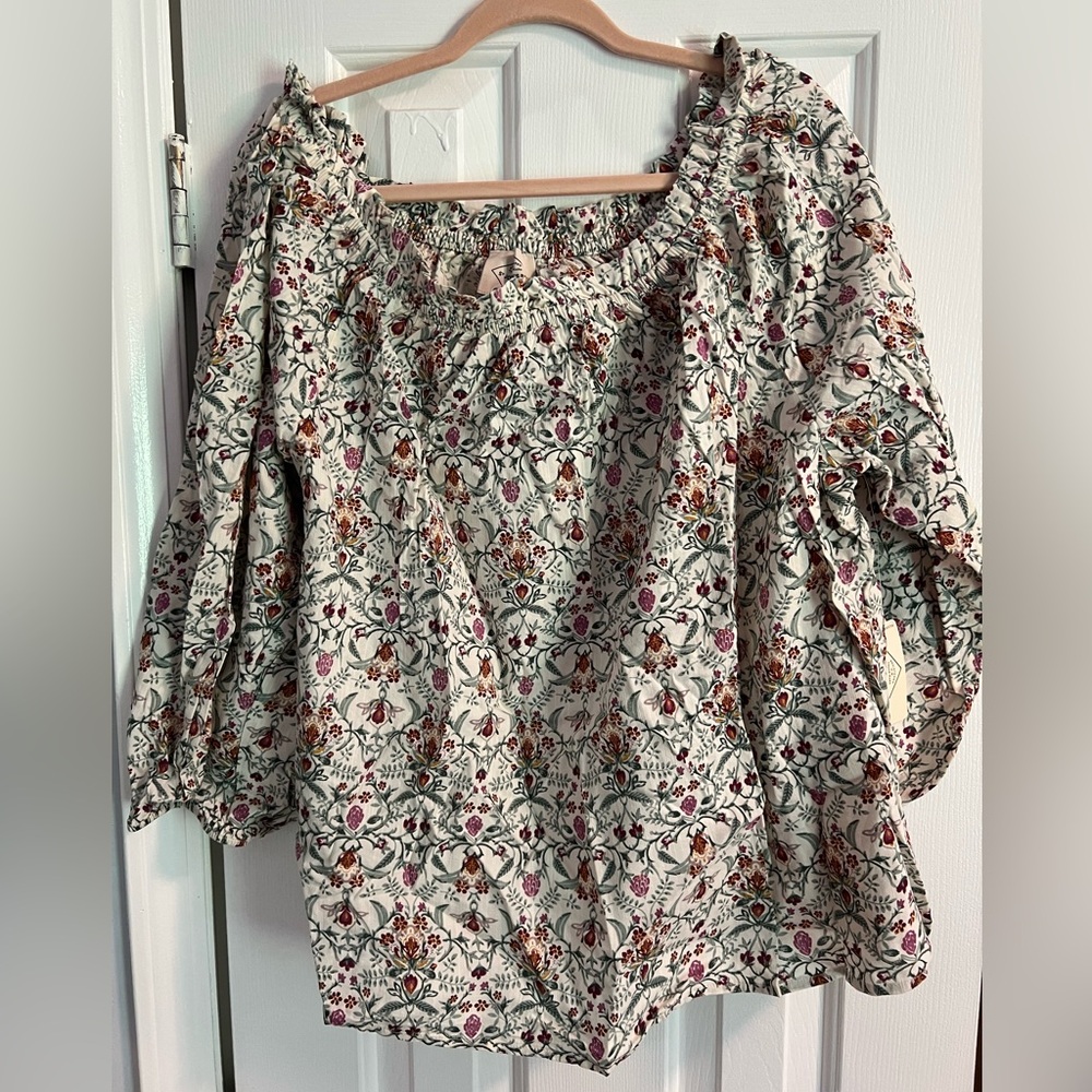 NWT Floral Print Women's Top